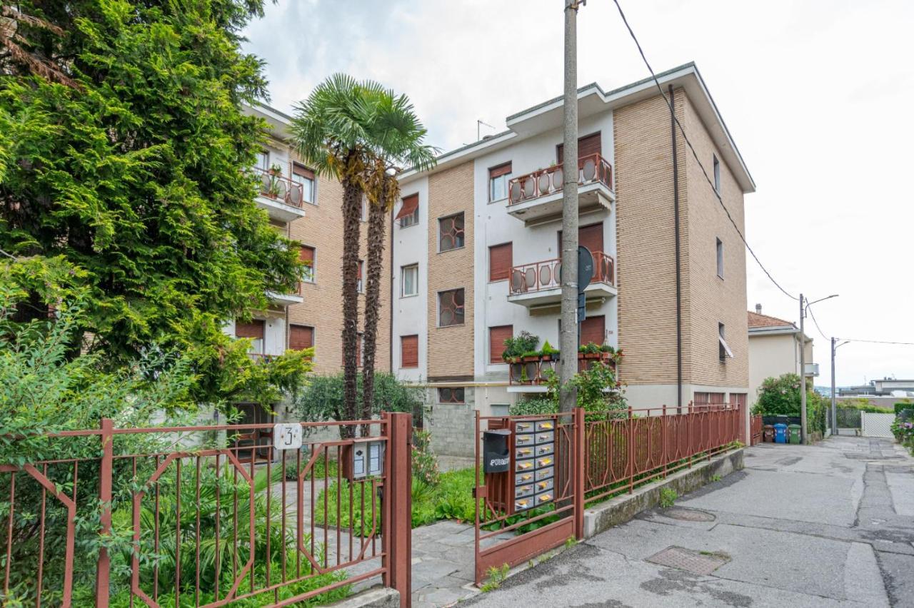 Lovely & Quiet Apartment - With Balcony & Parking Como Luaran gambar