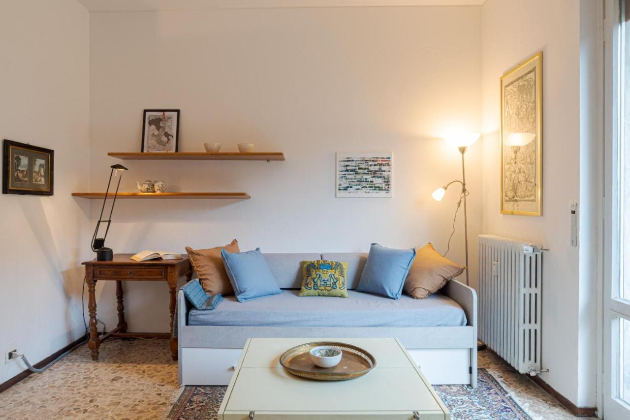 Lovely & Quiet Apartment - With Balcony & Parking Como Luaran gambar